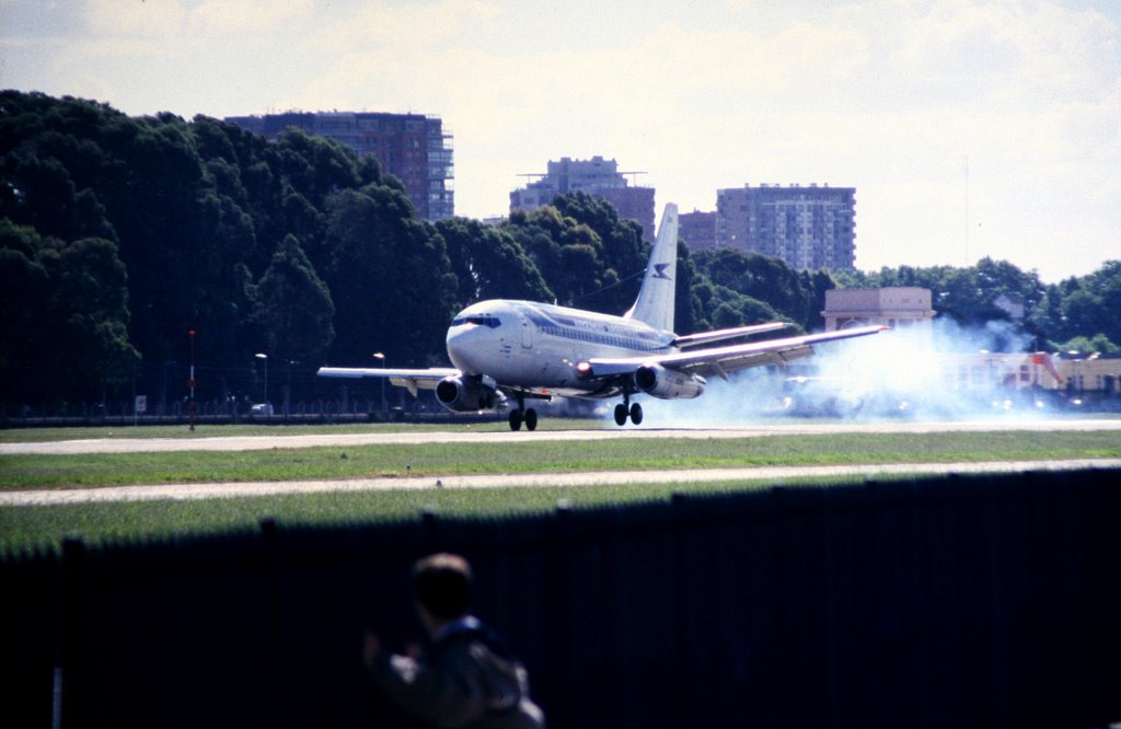 Bs.As. Aterrizando en Aeroparque by Lamzarg