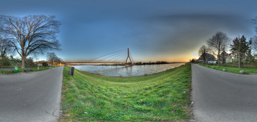 Fleher Brücke Düsseldorf by Marc Mars