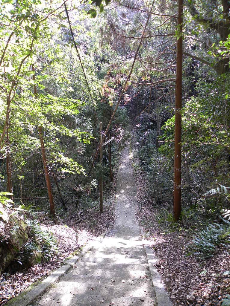 三重県亀山市　石神社 by gharbha