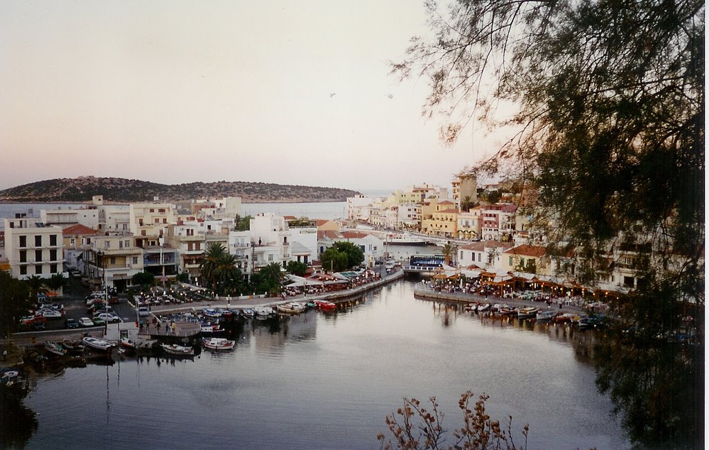 Ag. Nikolaos "Lake" by antvas