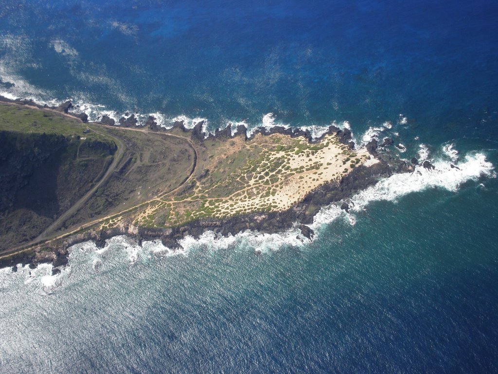 NW tip of Oahu by chadneufeld