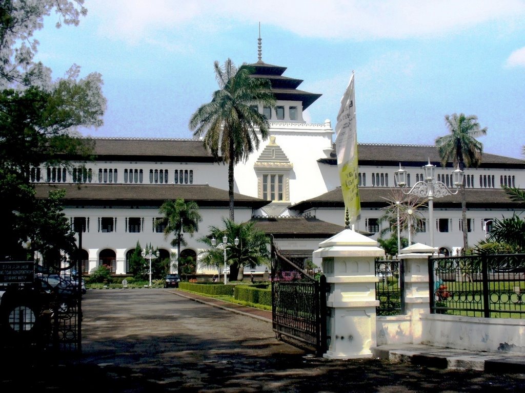 Entrance of Gedung Sate by M.Harris Sadi