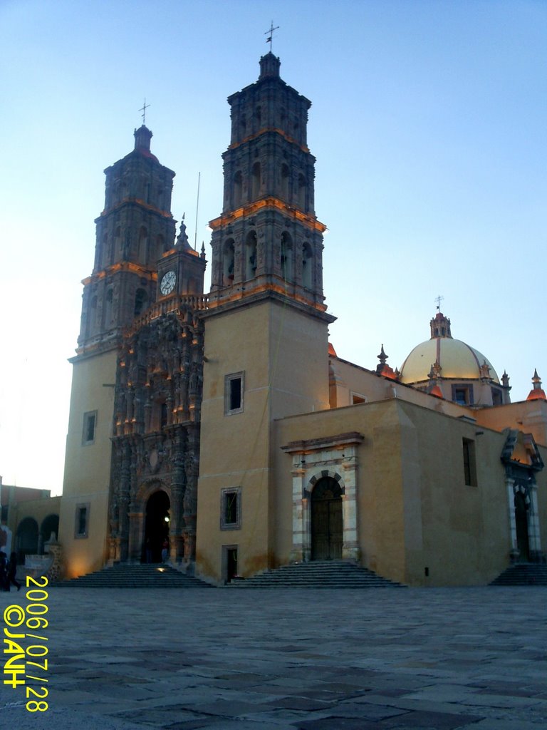 La Iglesia de Dolores by Jorge Alberto Vega