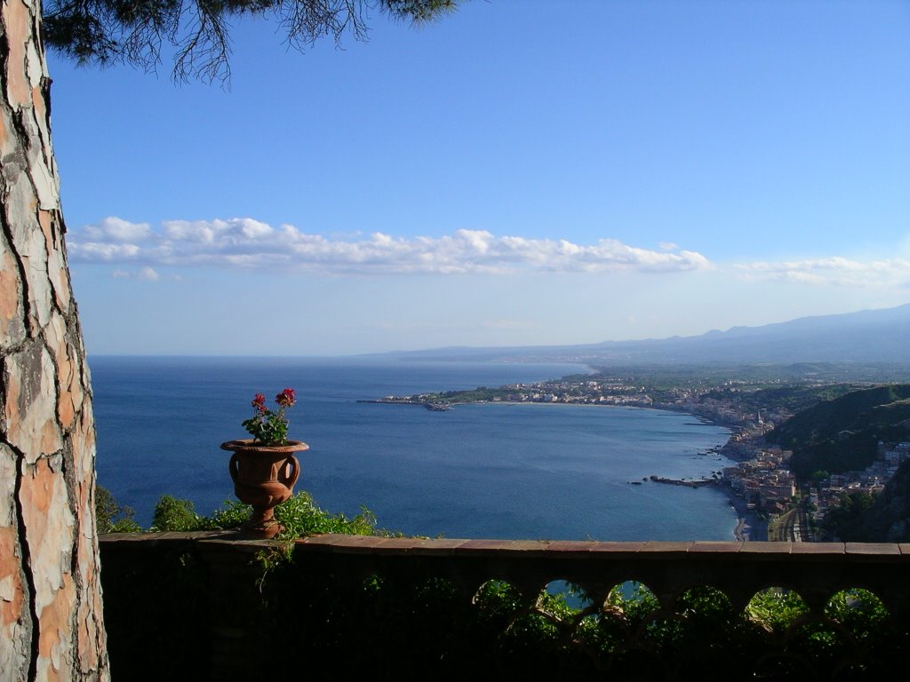 Küste bei Taormina by monikakind