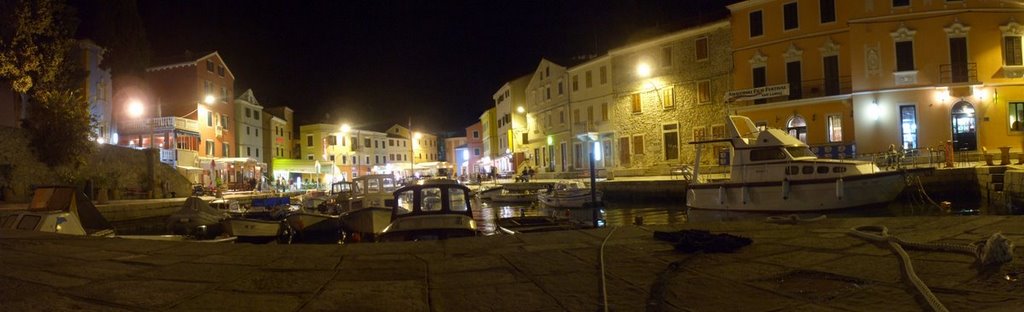 Veli Losinj by night by zehner