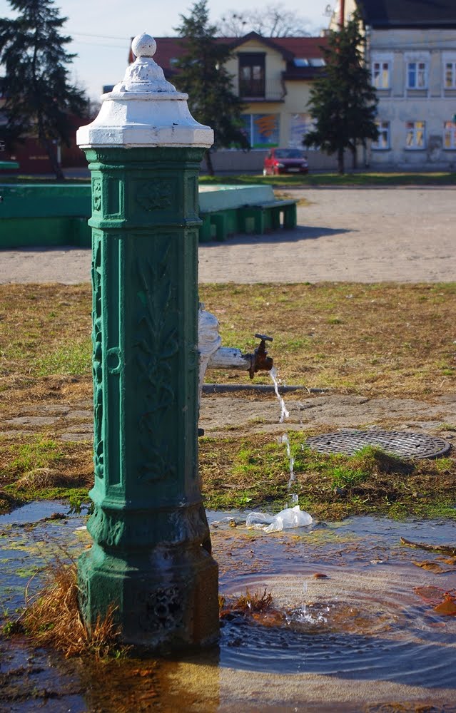 Studnia artezyjska na Placu Jana Pawła II by dorocik133