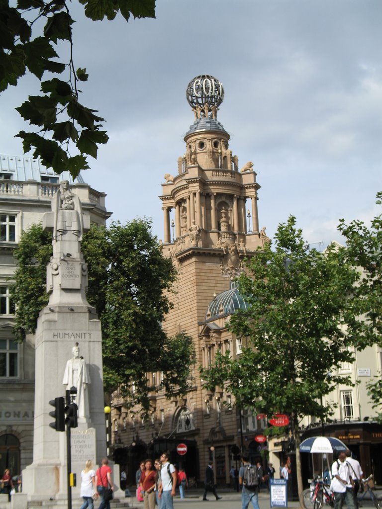 London Coliseum by riccardo.volpi