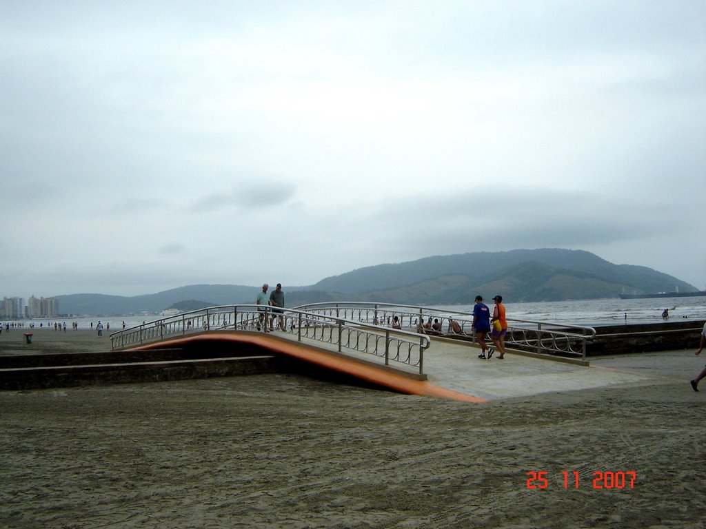 Ponte sobre o canal 4 na Praia de Santos by Emilio Pechini