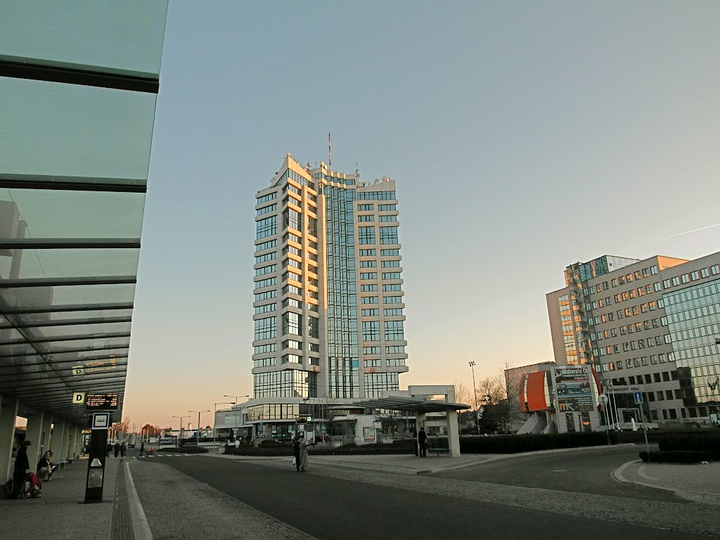 Regionální centrum Olomouc při západu slunce (Regional Centre Olomouc at sunset) by Hanulinka