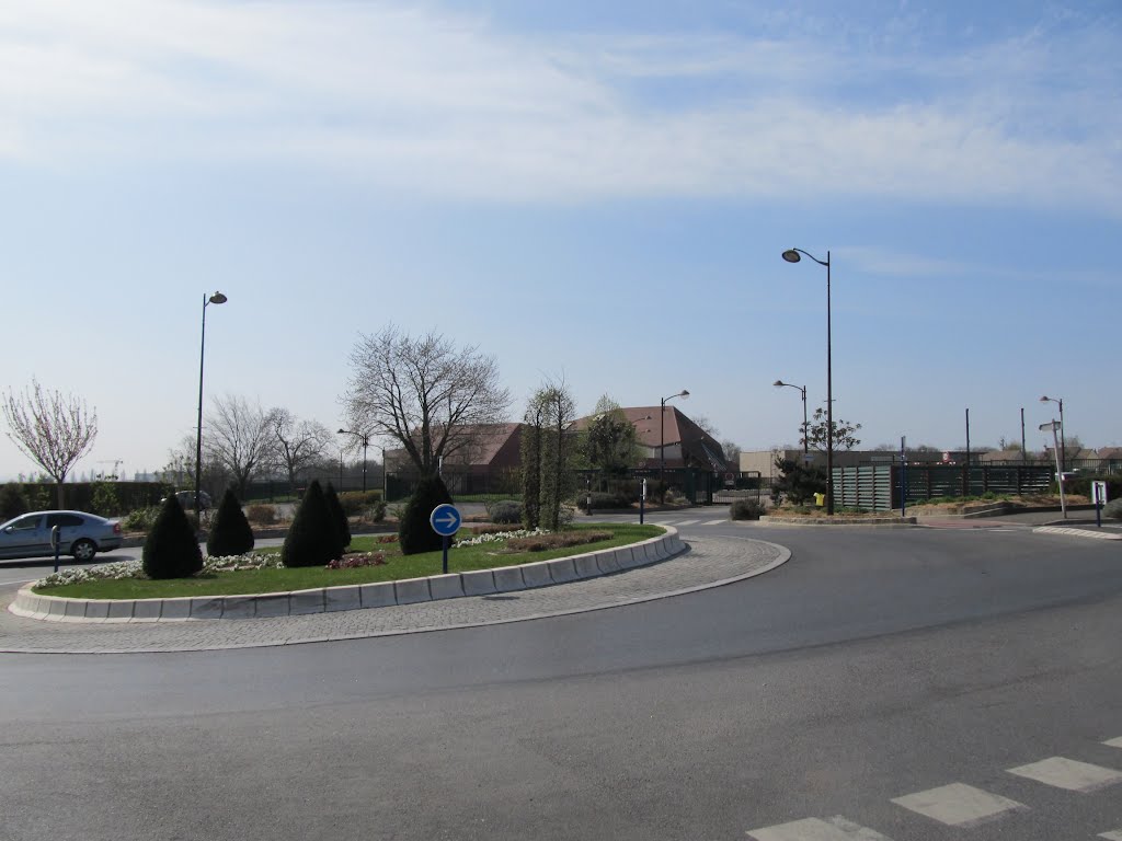 Place du Général-de-Gaulle 95400 Arnouville-lès-Gonesse by Jean-Christophe Sohier