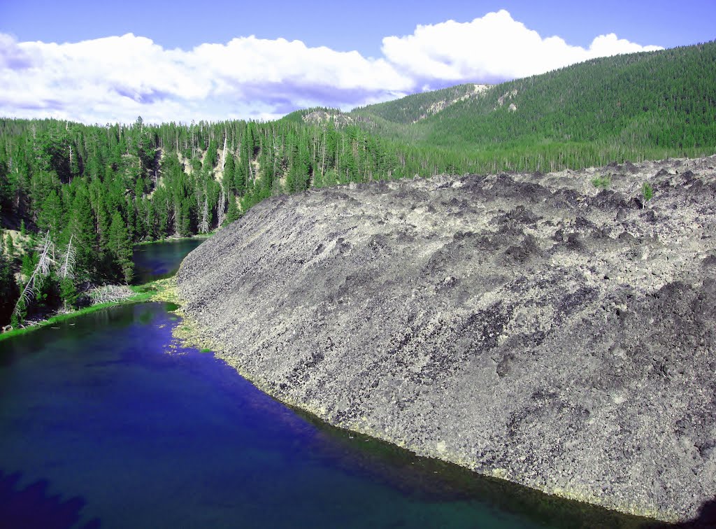 East Lake bank of pumice and lava, Newberry Volcano, OR by Daylink