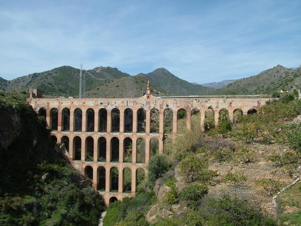 Aquaduct del Aguilar by ©JPix