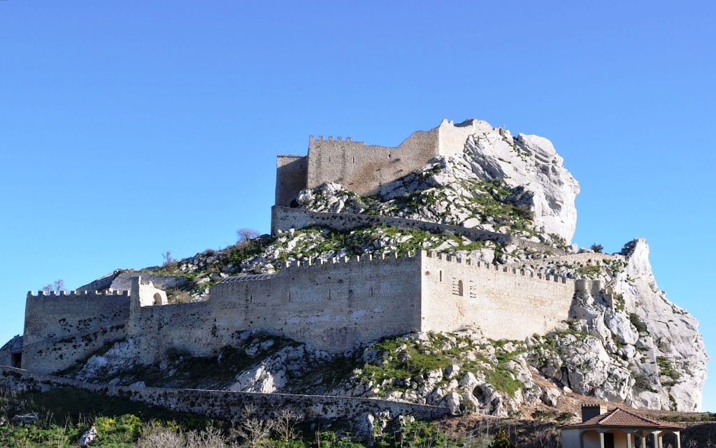 Castello dei Chiaromonte a Mussomeli by Fiorenzo Dellutri