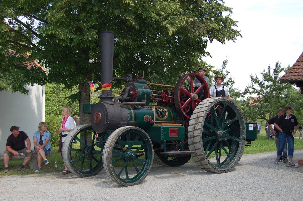 HERRLICHER Dampftraktor mit VIEL Herzblut restauriert aus Kaisers Zeiten in Kürnbach 2011 by Feflo