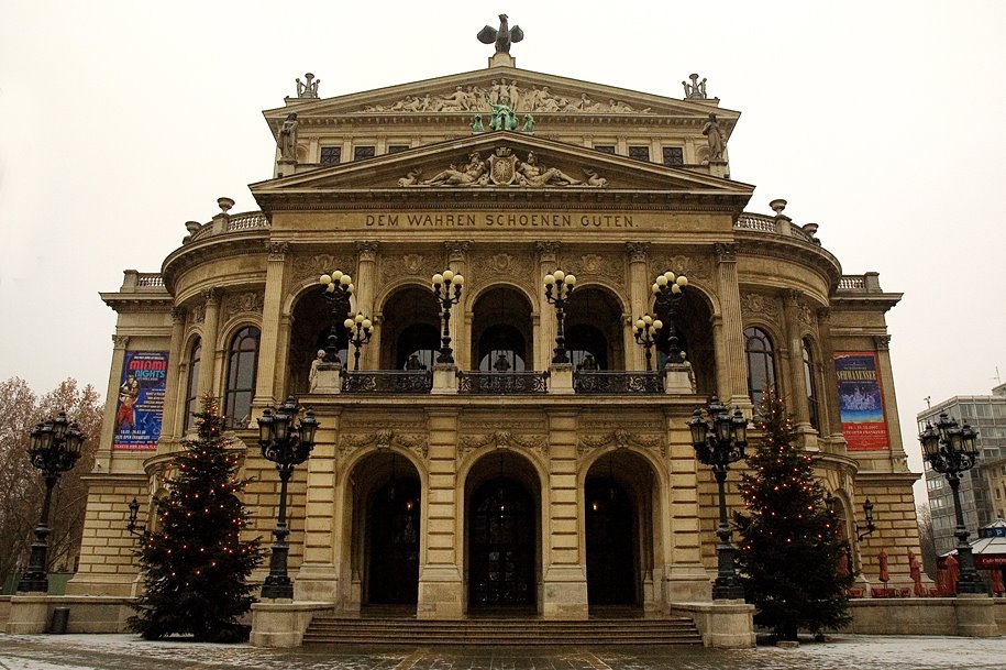 Alte Oper in Frankfurt by ilgok