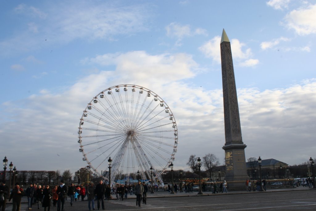 Place de la Concorde by Paolo Borghello