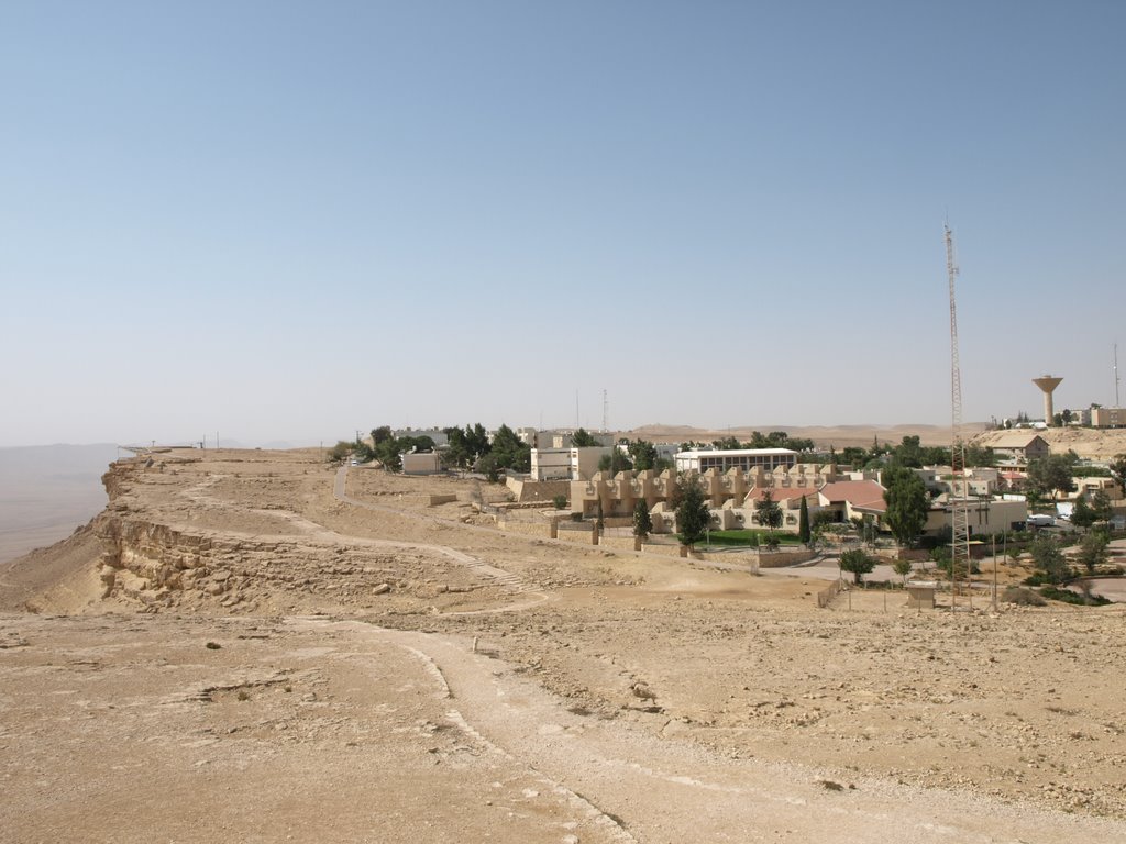 Mitzpe Ramon at the Edge of Makhtesh Ramon by theearth pictures