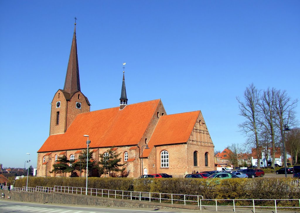 Sønderborg Church. by Leif Fielstrup Guldbrandsen