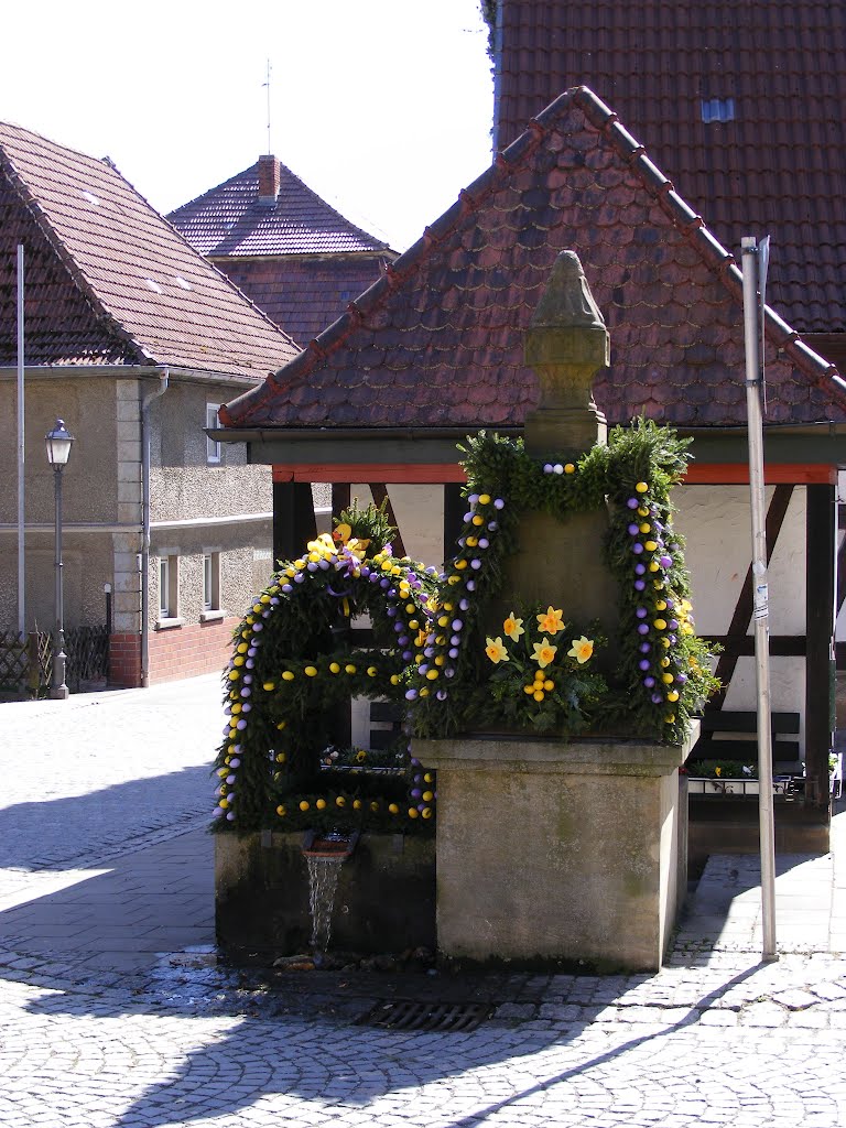 Osterbrunnen in Schwürbitz by Edgar Bär