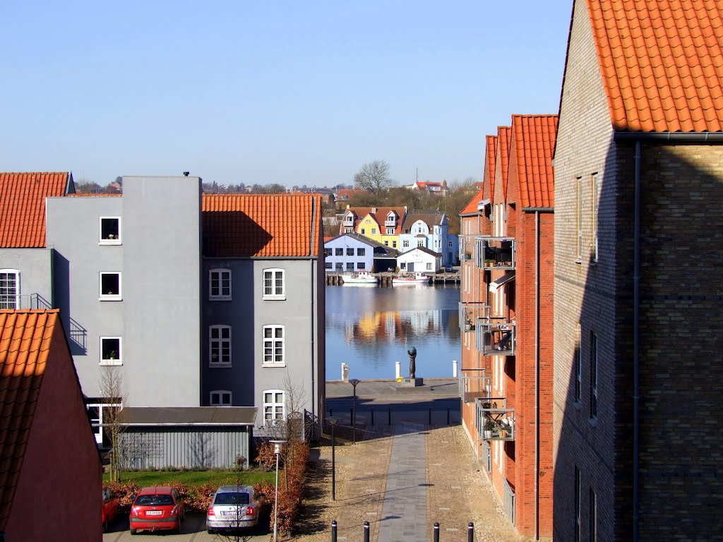 Sønderborg by Leif Fielstrup Guldbrandsen