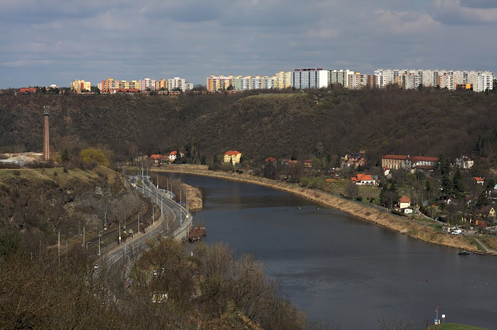 Řeka Vltava a sídliště Bohnice by Jirka Lafek