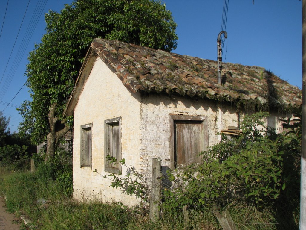 Casa velha (FG) by Felipe Ghisi