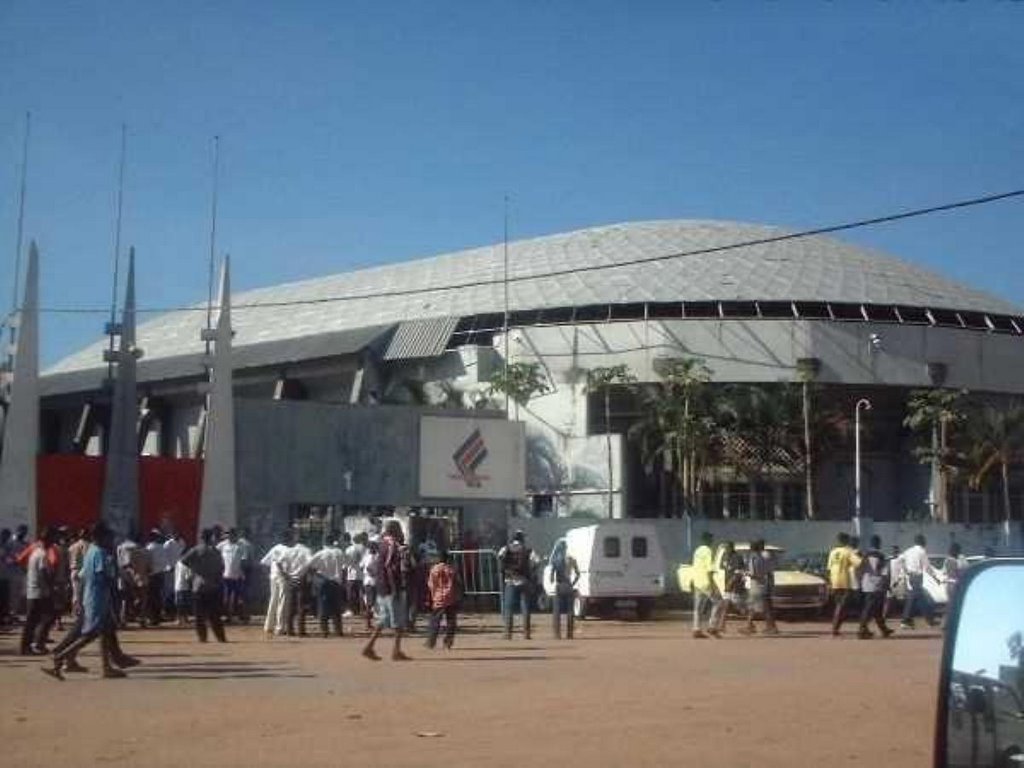 Pavilhão desportivo by jose fernandes