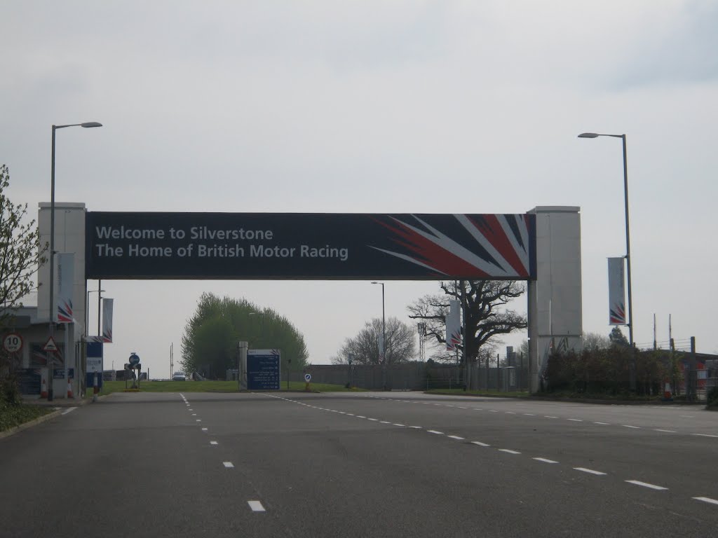 Welcome to Silverstone, UK by kesh1967