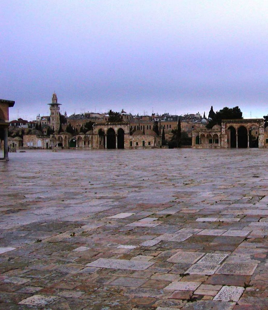 Dome on the Rock Plaza - Jan '05 by mphpdx