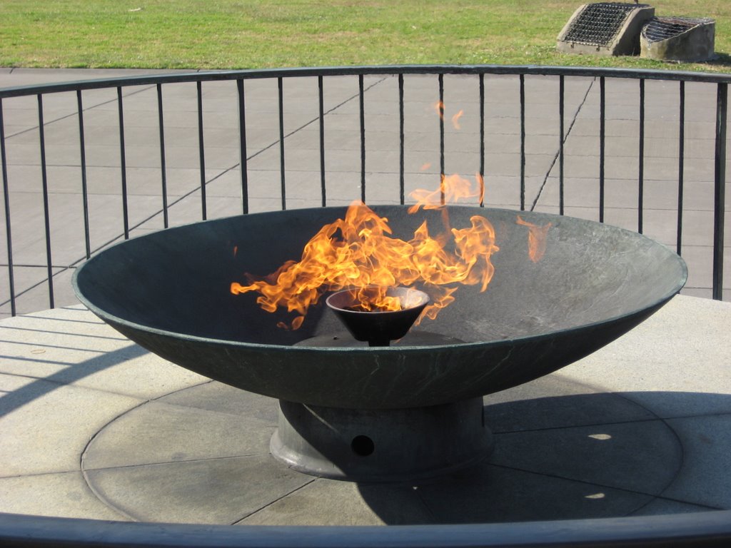 Eternal flame at War Memorial by tdrv22