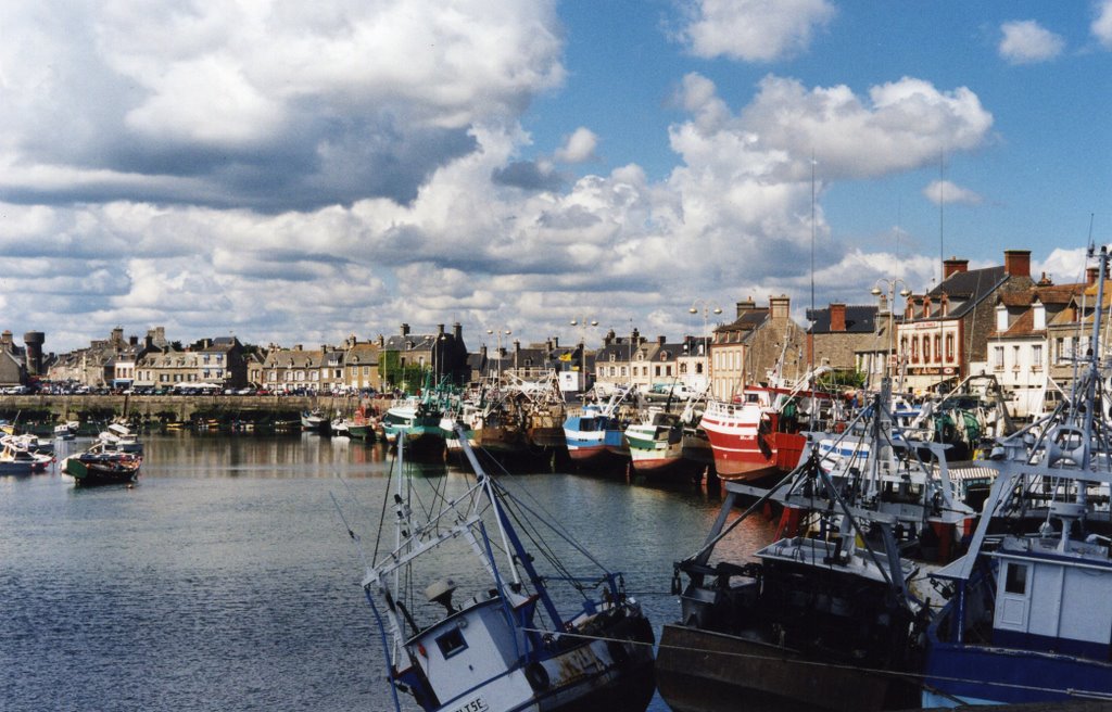 Nuvole al porto di Barfleur by Luigi Monti