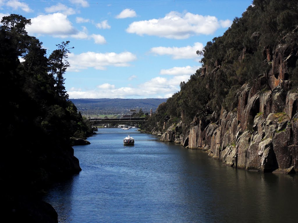 Ship leaving Cataract Gorge by Desc85