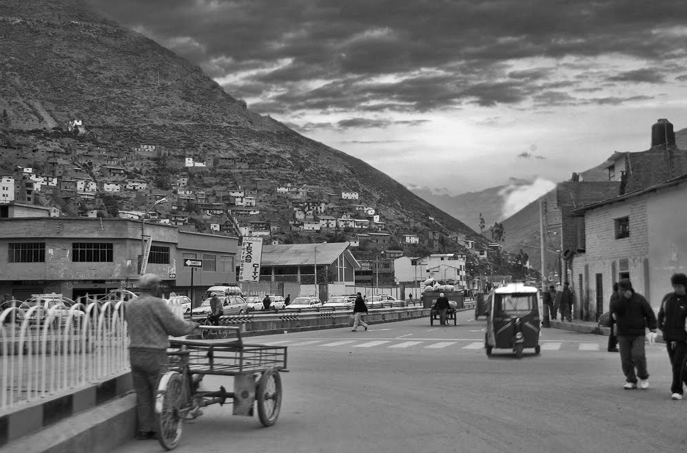 Salida de Ayacucho by HURACAN