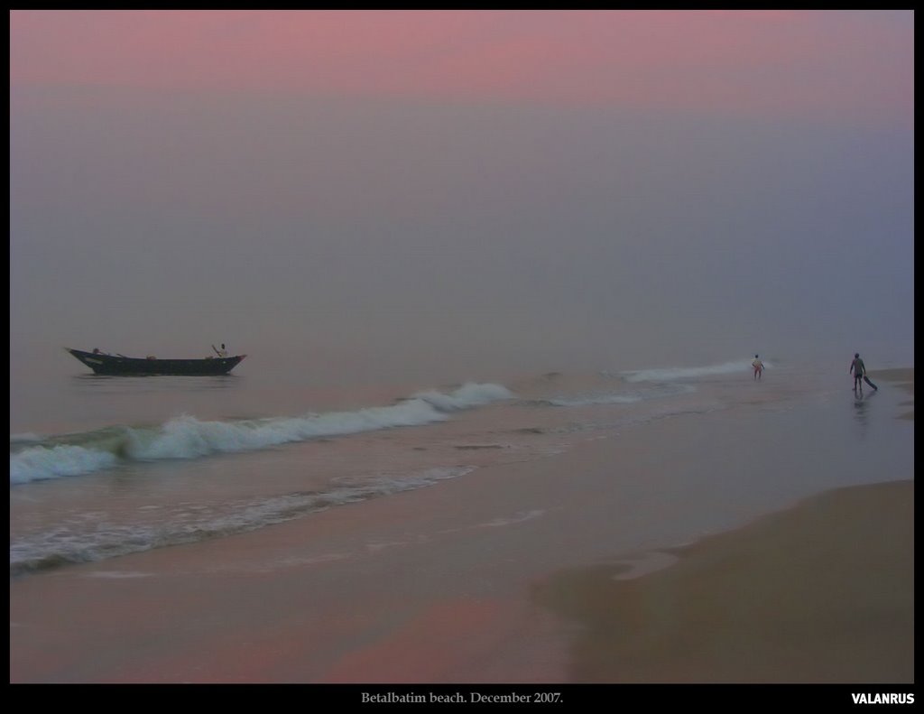 Early morning on the beach by AVTO VOVA