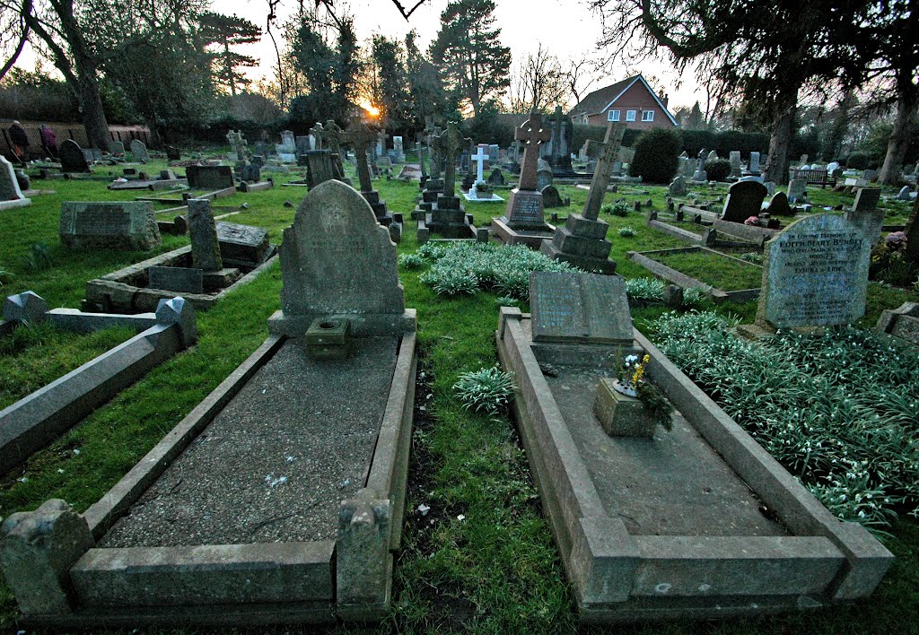 St Nicolas Church Cemetery by Serge Freeman