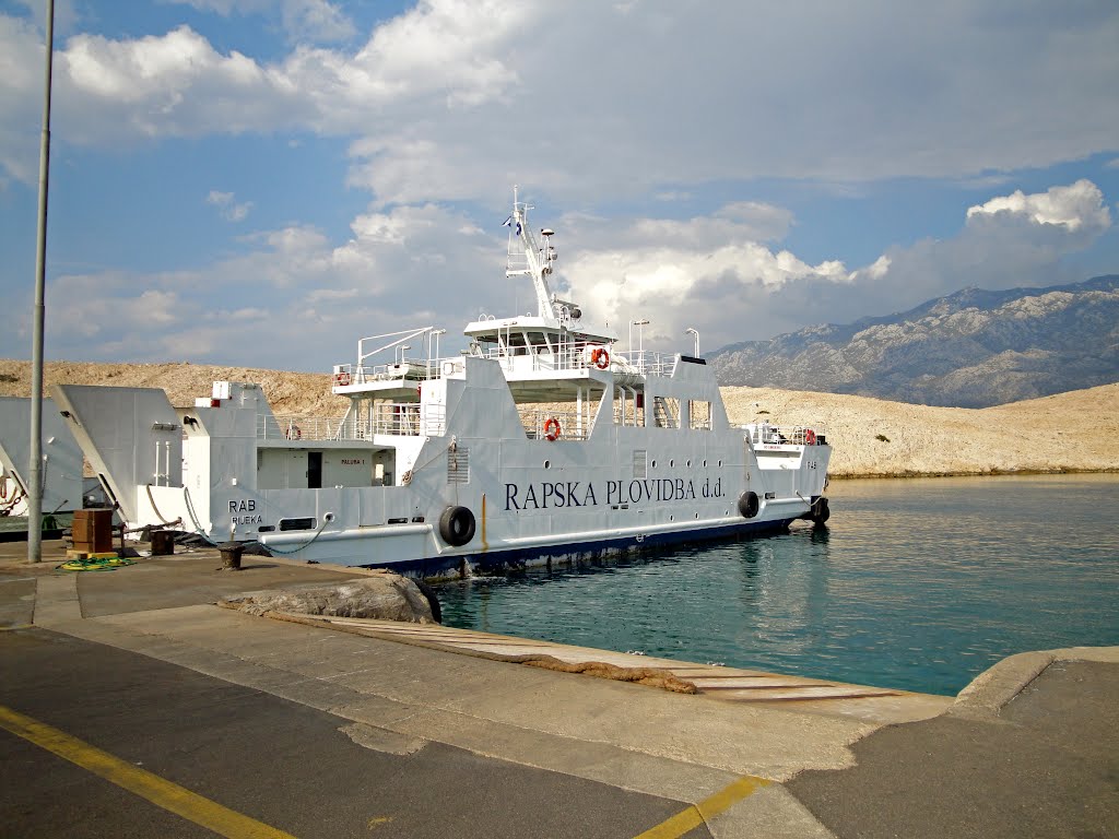 TERMINALE TURISTICO A MISNJAK A SUD EST NELL'ISOLA DI RAB by Mr.caimano39