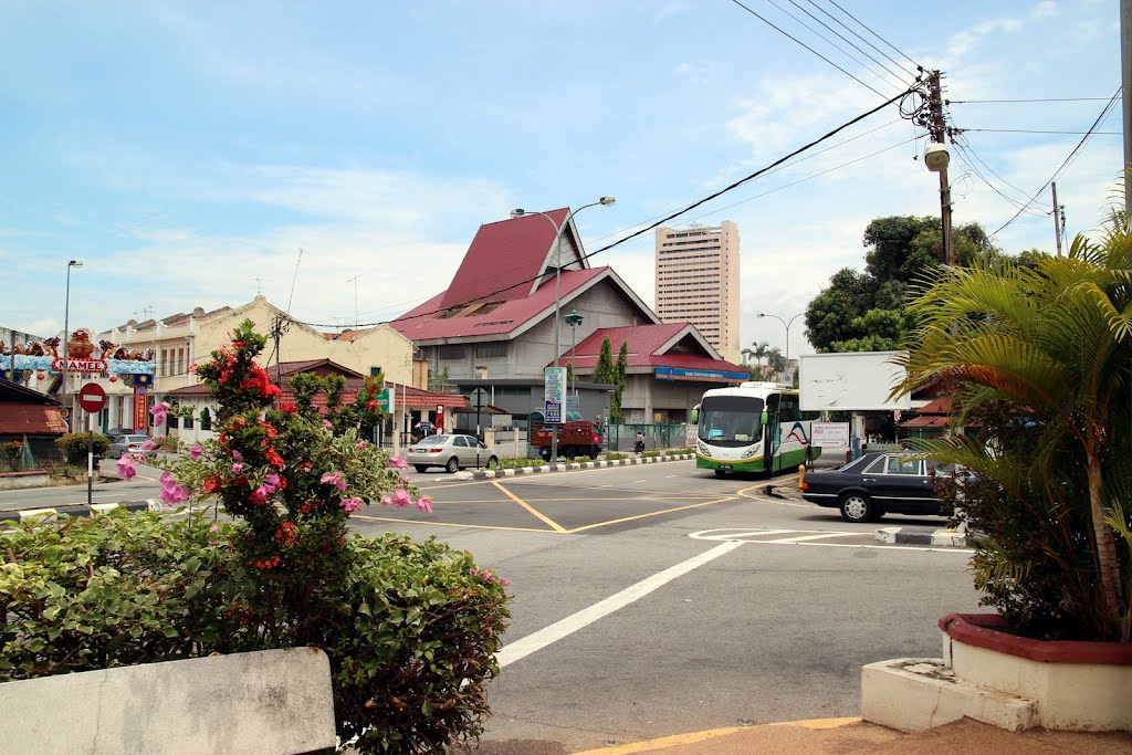 Opposite Sam Po Temple by kimloon