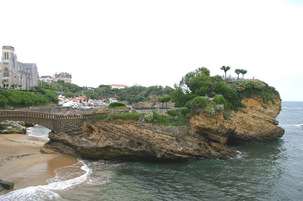 BIARRITZ by Higinio Barcia