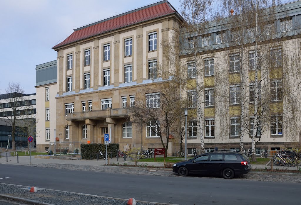 Ehemals Gymnasium Erlweinbau by Lady A