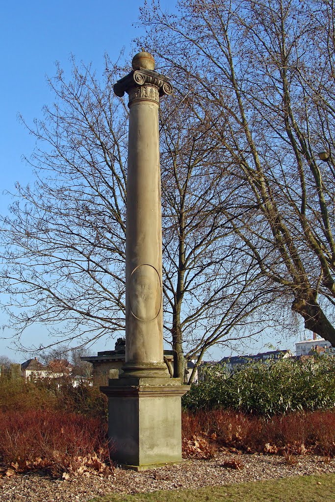 Strasbourg, colonne napoléonienne Place de L'Etoile by Jean-Marc Pascolo