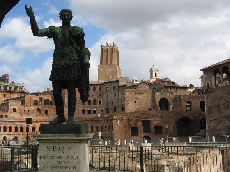 "Statua dell'imperatore Traiano" by STONA