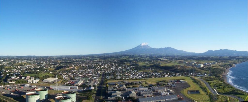 Egmont from Paratutu by ethanthekiwi