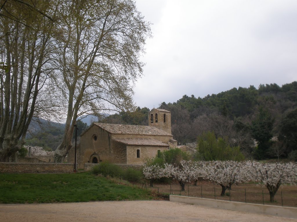 Eglise de Vaugines by Charbela