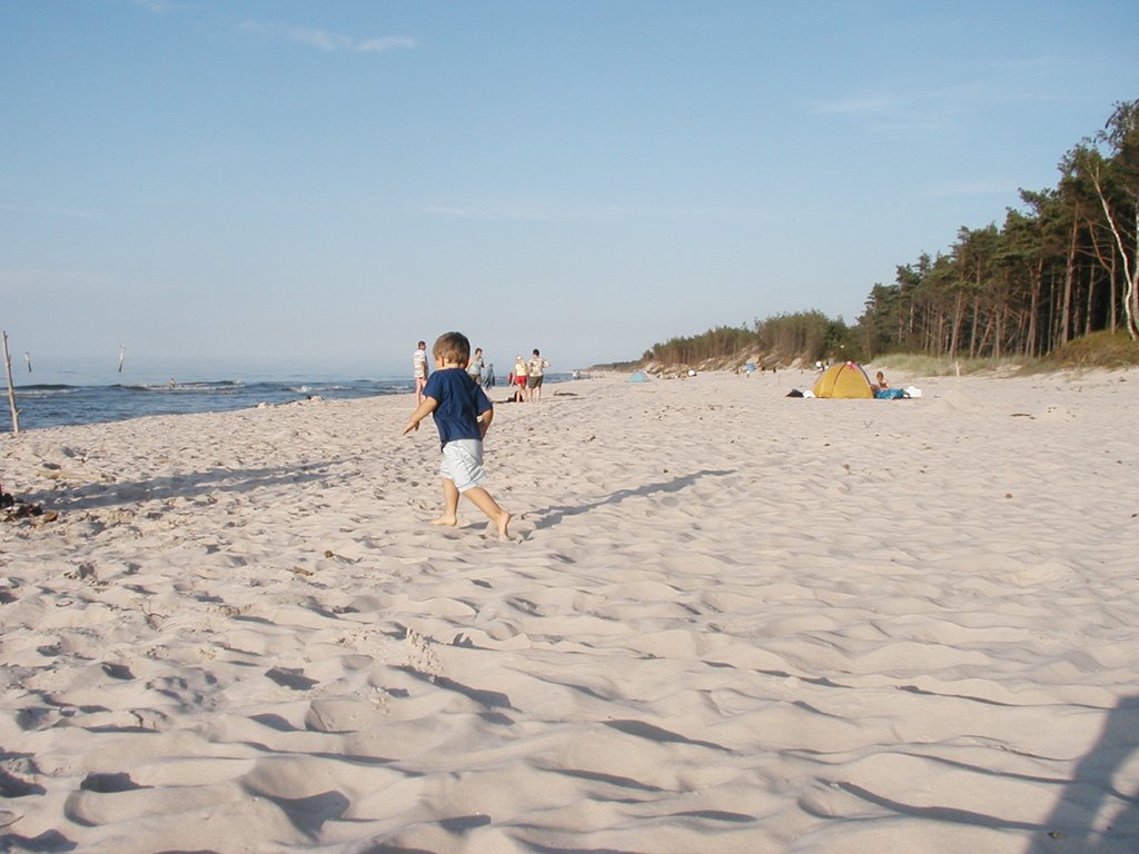 The beach in Ulinia by Marek Doniec