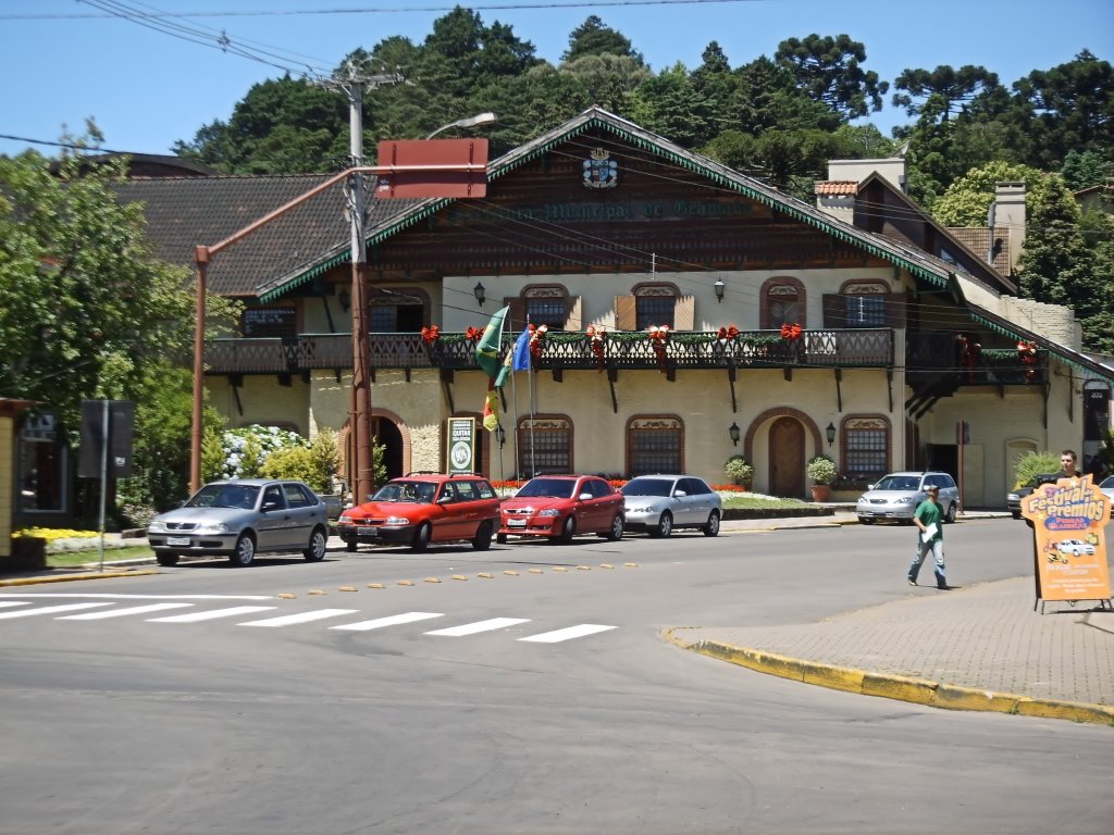 Prefeitura Municipal de Gramado by Antonio Carlos Torre…