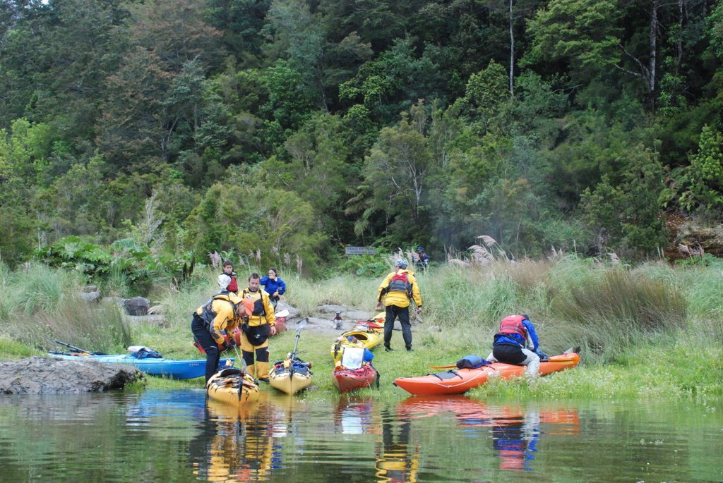 Seakayak Expedición 26-Dic-2007 al 03-Ene-2008, Fiordo Cahuelmó, Patagonia Norte, Chile. by jporduna