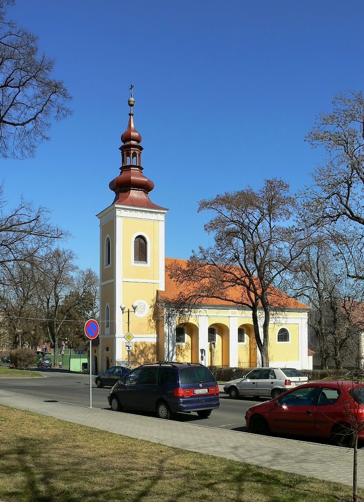 Kadaň (CZ)(dt. Kaaden) - Blick zur St. Anna-Kirche Kaaden 1591 erbaut, jetzt Begräbniskirche by Thomas Eichler