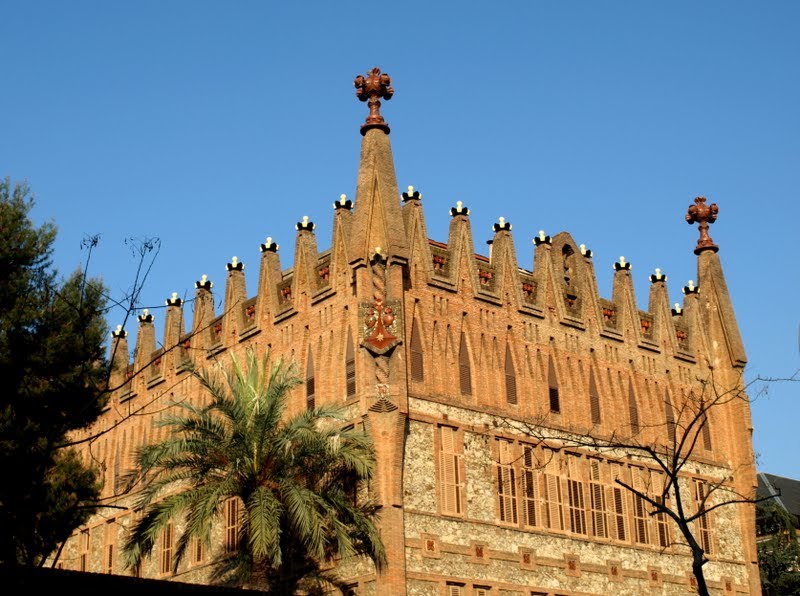 Colegio Teresiano (Gaudi) Barcelona by destralerdelbruc