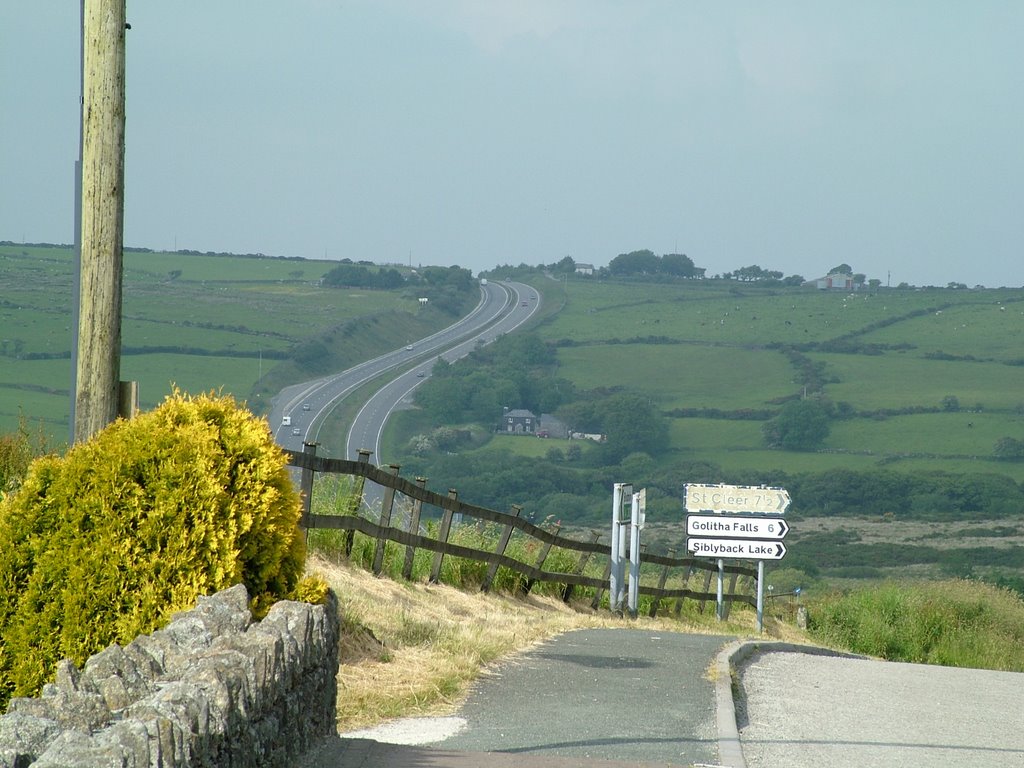 Outside the Jamaica Inn Looking along A30 by pandamac