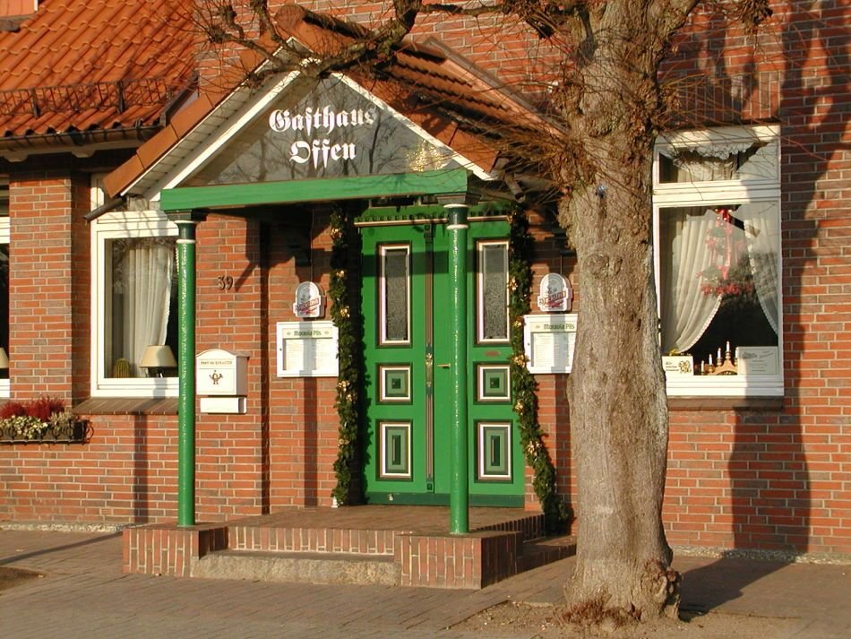 Eingang Gasthaus-Offen, Lemsahl-Mellingstedt by Hans Wolters